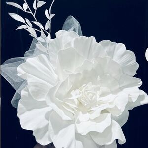 Elegant White Floral Accent